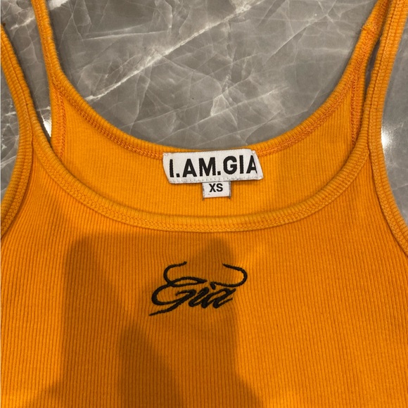 I am Gia crop top - Picture 2 of 4